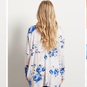 Pinkblush Tops - Pinkblush Ivory Blue Rose Floral Maternity Top Pinkblush Tops - Pinkblush Ivory Blue Rose Floral Maternity Top